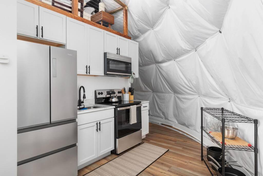 Dream Dome - Romantic Getaway, Hot Tub, Ac, Wifi, National Park 8 Min لوراي المظهر الخارجي الصورة