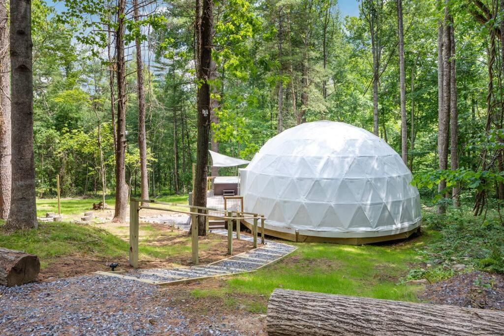 Dream Dome - Romantic Getaway, Hot Tub, Ac, Wifi, National Park 8 Min لوراي المظهر الخارجي الصورة
